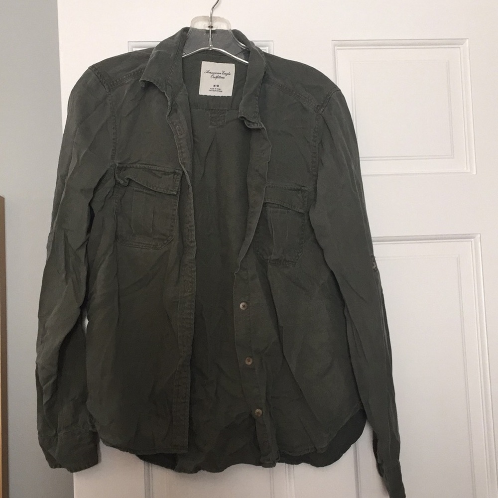 American Eagle Button Up
